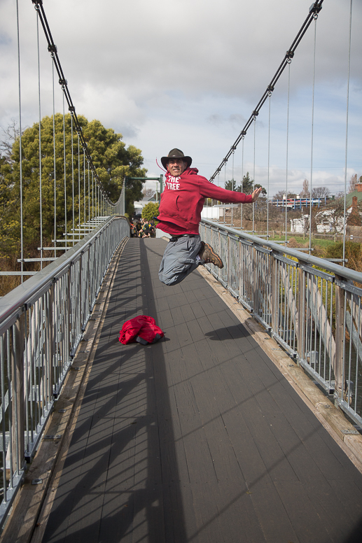 bob on bridge